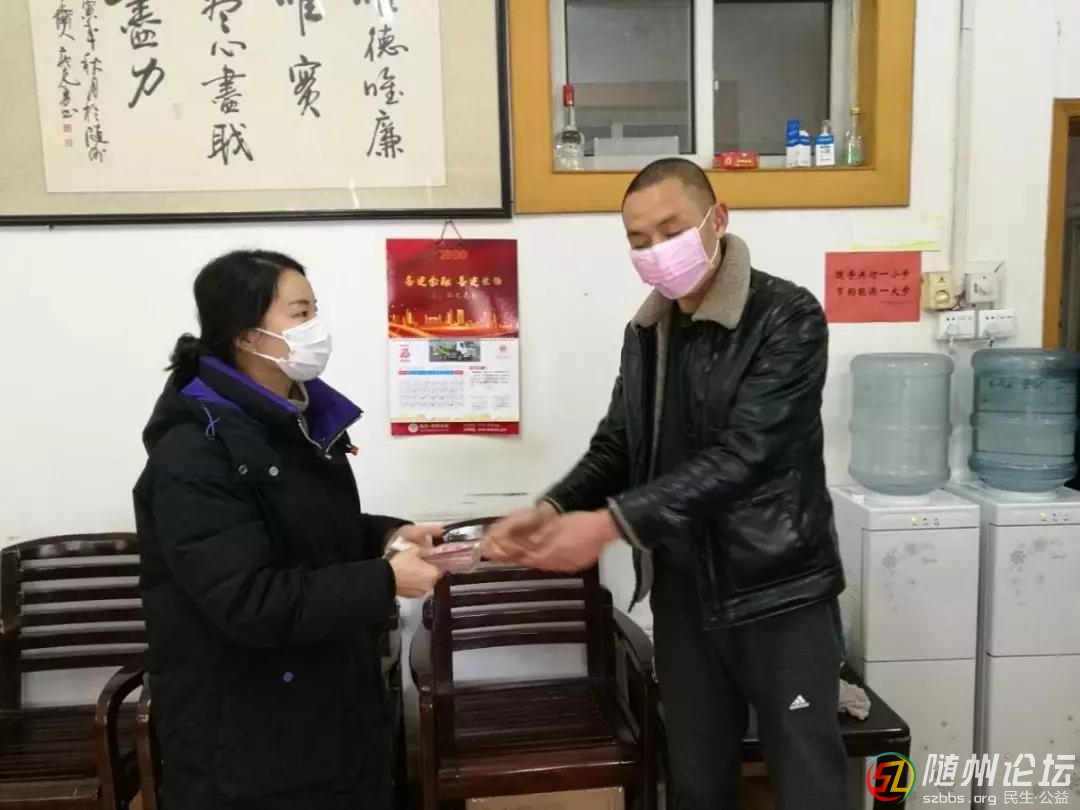 三里崗鎮(zhèn):菇鄉(xiāng)人，用愛(ài)心對(duì)抗疫情